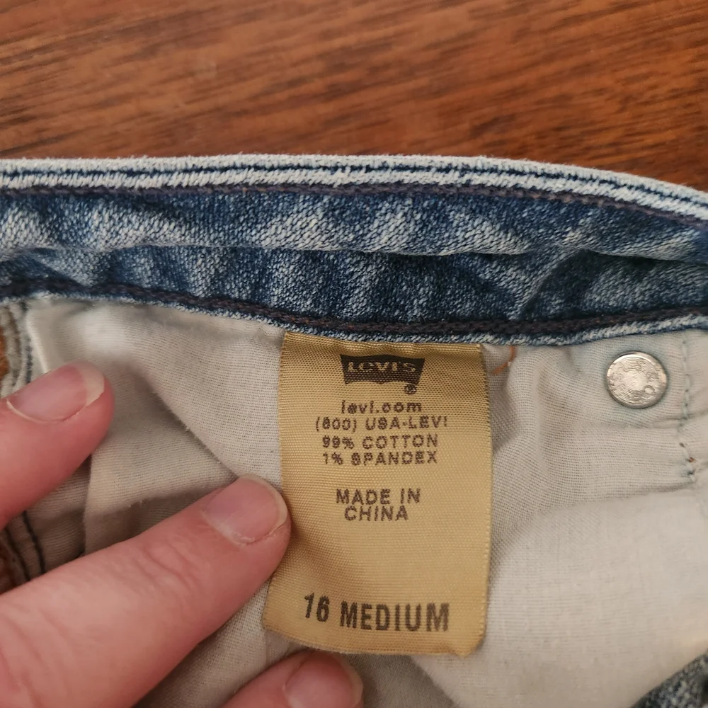 Levi's Women's 545 Low Boot Cut Denim Jeans Size 16M - Picture 4 of 5